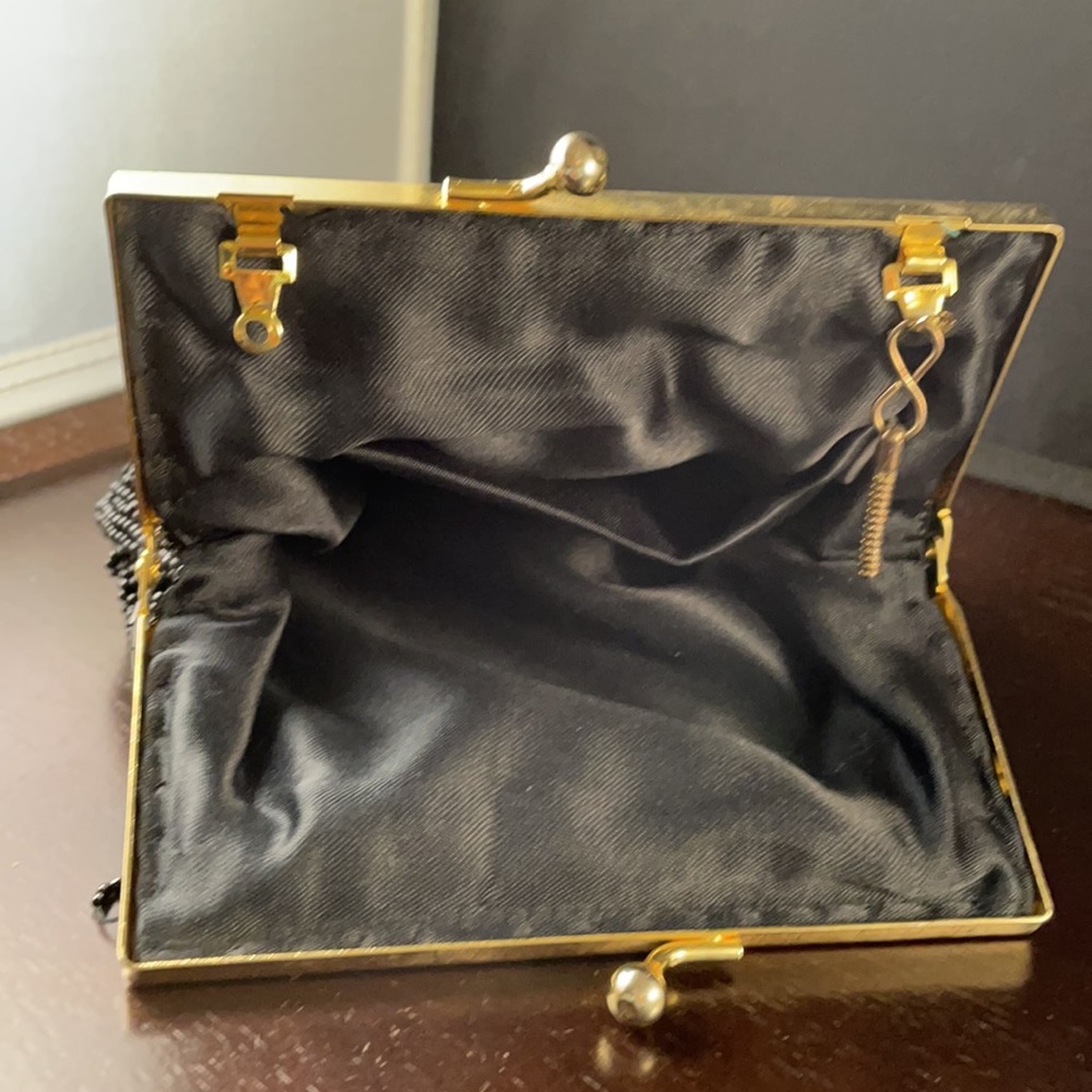 Black beaded clamshell party clutch - Picture 3 of 3